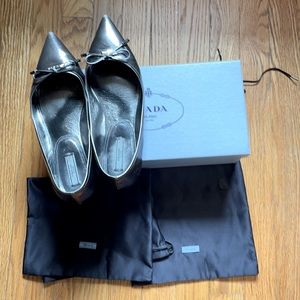 Prada Donna flat in Anthracite